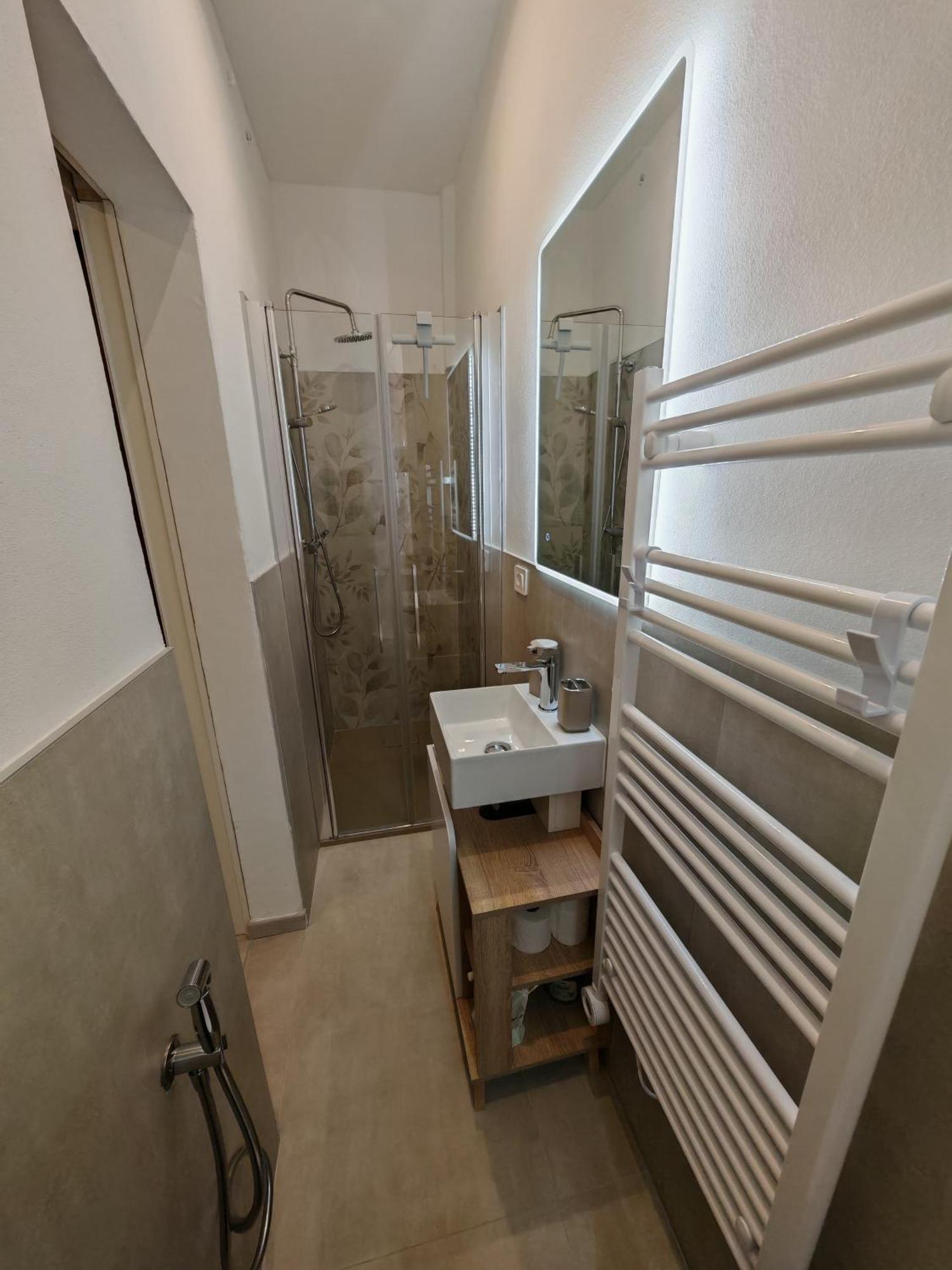 La Sosta-Appartamento A Pochi Passi Dalla Stazione Modena Bagian luar foto